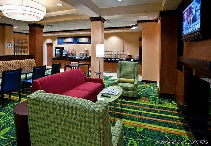 Fairfield Inn & Suites Louisville East Dalaman gambar